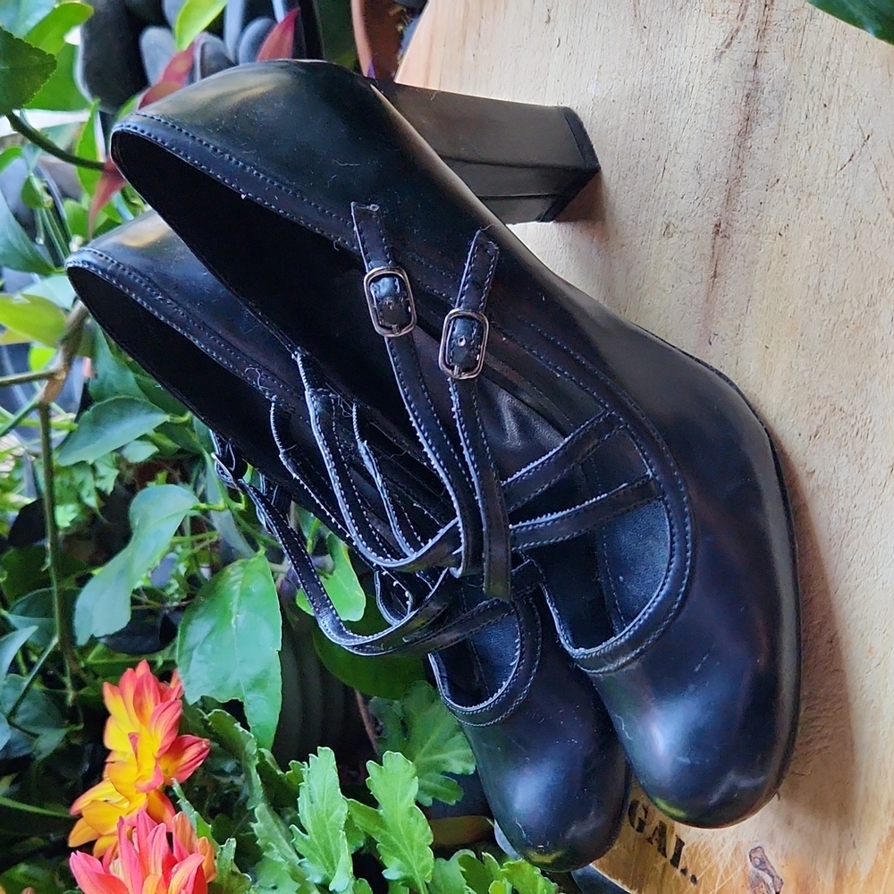 8M Black Double Buckled Cross Strap Patent Aldo Round-Toe Mary Janes Vegan